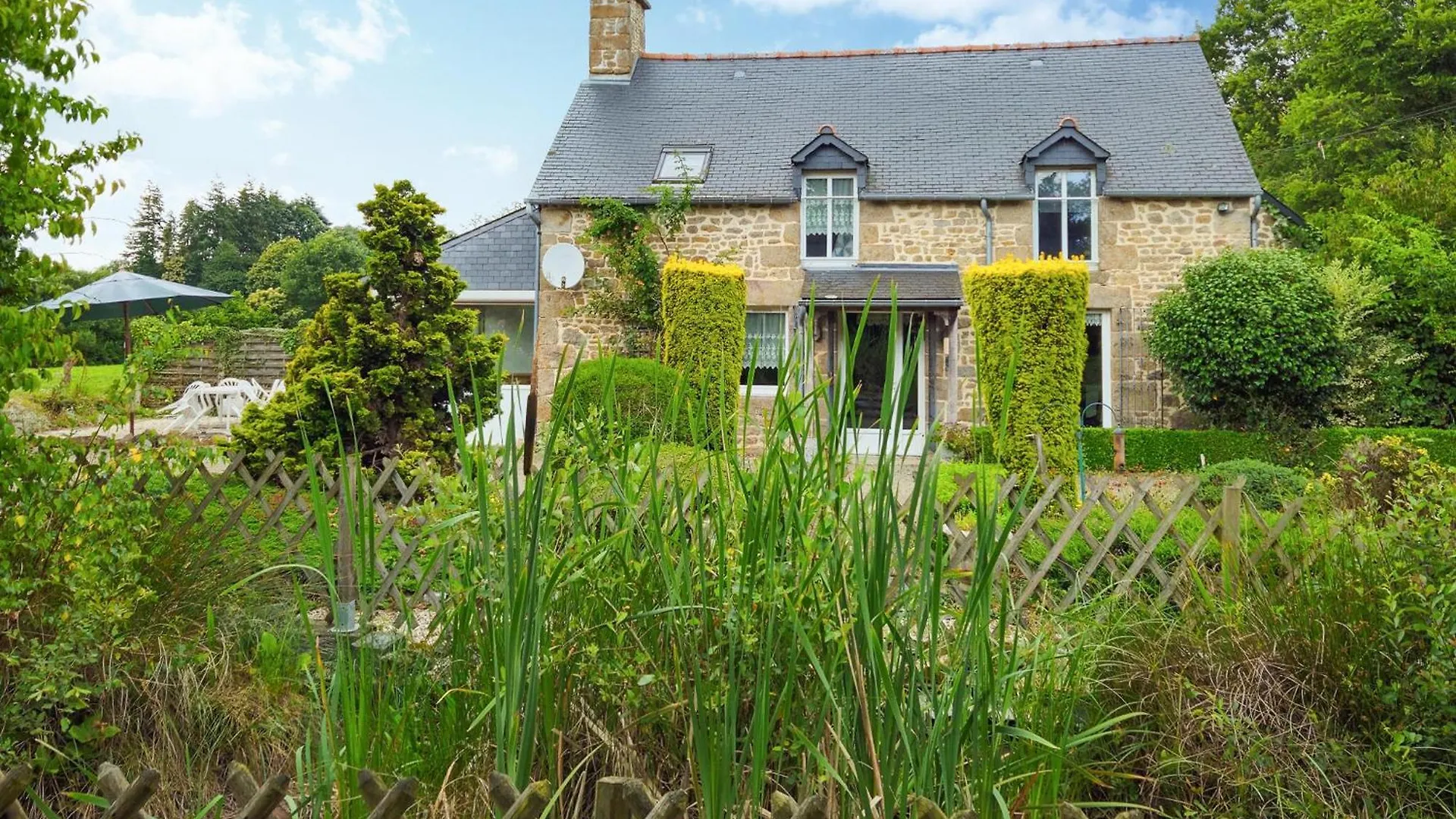 Gorgeous Home In Noyal-Sous-Bazouges